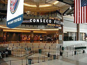 Archivo:ConsecoFieldhouseLobby