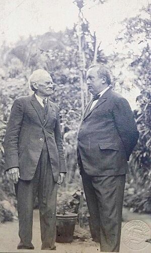 Archivo:Coronel Florentin Oviedo y Juan E. O'leary