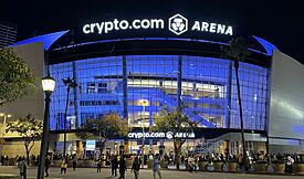 Archivo:Crypto.com Arena exterior 2023