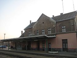 Archivo:Dorog - railway station