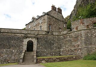 Dumbarton Castle 20090607 south entrance.jpg