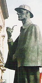 Archivo:Estatua de Sherlock Homes en Londres