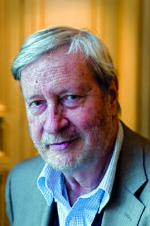 Gianni Vattimo - Participante del Foro Internacional por la Emancipación y la Igualdad (16106465993).jpg