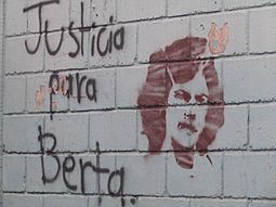 Archivo:Graffiti de Berta Caceres