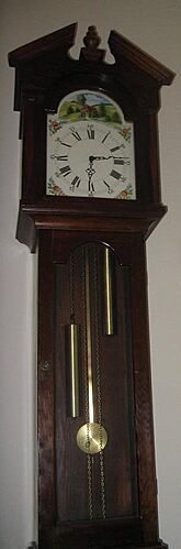 Archivo:Grandfather clock q