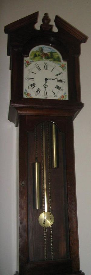 Archivo:Grandfather clock q