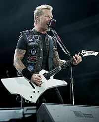 Archivo:JamesHetfield2012
