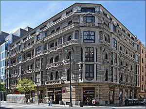 La casa Montero immeuble art nouveau à Bilbao (3443010498).jpg