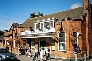 Archivo:Letchworthentry