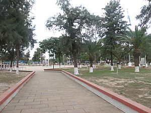 Archivo:Plaza principal de Juan José Castelli, Chaco