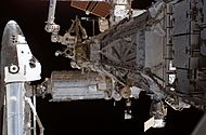 Archivo:STS-115 Atlantis docked