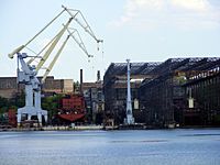 Archivo:Shipbuilding Factory name of 61 Communard