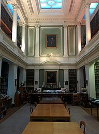 Archivo:The main library at the Linnean Society of London 2