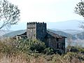 Torre de planta cuadrada con almena