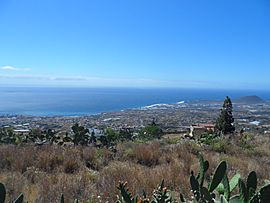 Vista de Araya de la carretera los Brezos..JPG