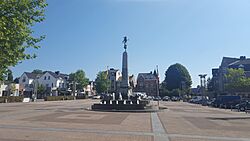 Welkenraedt-Place des combattants (1).jpg