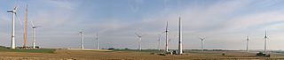 Archivo:Windpark Estinnes 20juli2010 kort voor voltooiing
