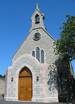 Églyise Catholique d'Not' Danme d'l'Annonchiâtion et des Martyrs du Japon, Saint Martîn, Jèrri.jpg