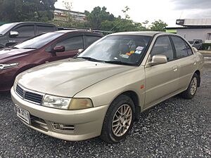 Archivo:1999-2000 Mitsubishi Lancer (CK2) 1.8 SEi Limited Sedan (2018-07-03) 01