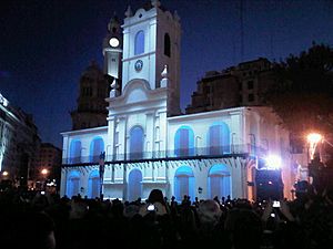 Archivo:Bicentenario - Videomapping sobre el Cabildo (1)