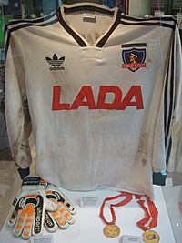 Archivo:Camiseta Colo-Colo 91