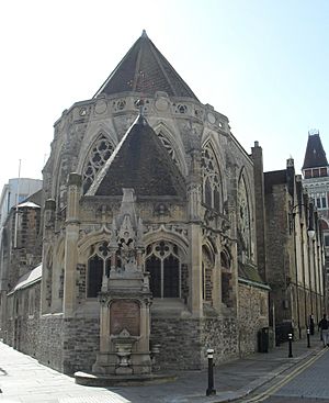 Archivo:East End of Holy Trinity Church, Hastings