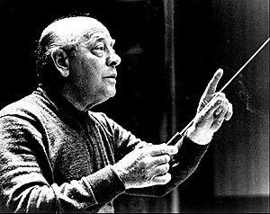 Archivo:Eugene Ormandy conducting