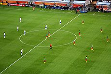 Archivo:FIFA World Cup 2010 Netherlands Cameroon2