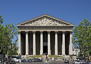 Façade fronton madeleine Paris