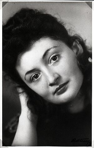 Archivo:Henriette von Schirach - portrait no. 2 of 2 (242-EB-7-12A)