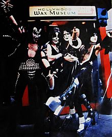 Archivo:Kiss at Wax Museum (1975)
