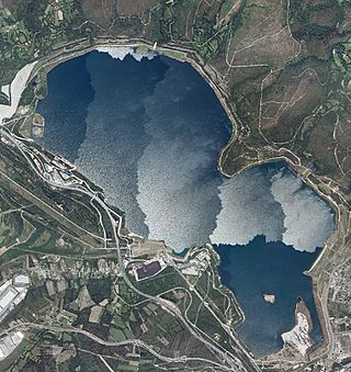 Lago de Puentes de García Rodríguez para Niños