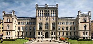 Archivo:Latvijas Universitāte - ogre11 - Panoramio