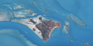 Archivo:Mabuiag (Landsat)