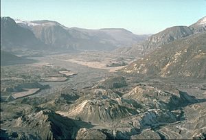 Archivo:North Fork Toutle River valley in November 1983