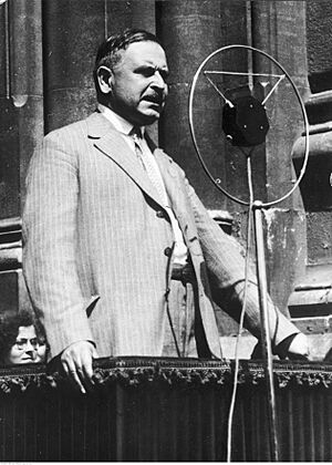 Archivo:Otto Bauer speaking