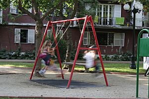 Archivo:Plaza Padre Letelier, Providencia, 2009
