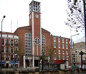 Archivo:Valladolid iglesia franciscanos lou