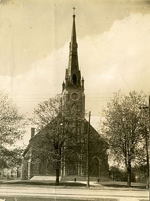 Archivo:Église de la Nativilé de Cornwall en Ontario BAnQ P748S1P2200
