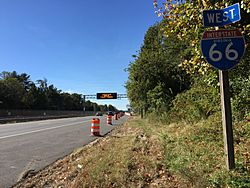 2016-10-28 11 44 28 View west along Interstate 66 (Custis Memorial Parkway) just west of Exit 66 (Virginia State Route 7-Leesburg Pike, Tysons Corner, Falls Church) in Idylwood, Fairfax County, Virginia.jpg