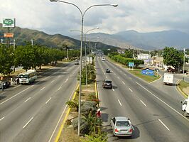 Av. Don Julio Centeno San Diego Edo. Carabobo.JPG