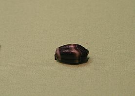 Archivo:Bead from Khojaly in Hermitage