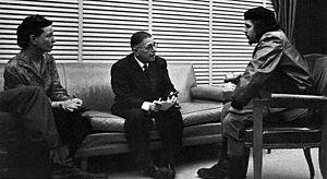 Archivo:Beauvoir Sartre - Che Guevara -1960 - Cuba
