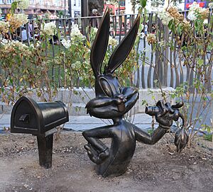 Archivo:Bugs Bunny Statue Leicester Square