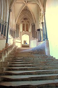 Archivo:Catedral de Wells - Escala de la sala capitular