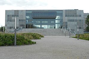 Archivo:Center of Modern Education, Białystok