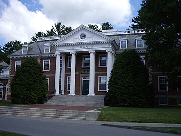 Archivo:Dartmouth College campus 2007-06-23 Tuck School of Business