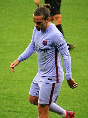 Archivo:FC Red Bull Salzburg gegen CF Barcelona (Testspiel 4. August 2021) 47