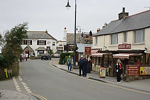 Archivo:Fore Street Tintagel - geograph.org.uk - 1478909