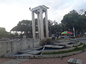Archivo:Glorieta del Parque Bolívar, Ábrego